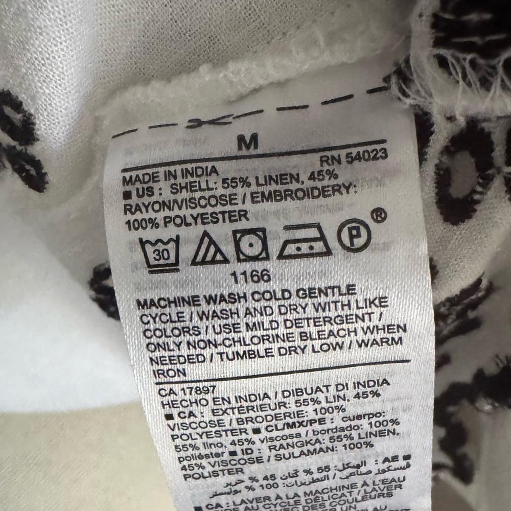 Old Navy cold shoulder embroidered linen ruffle top w/ cutwork white black Sz M - Picture 9 of 14